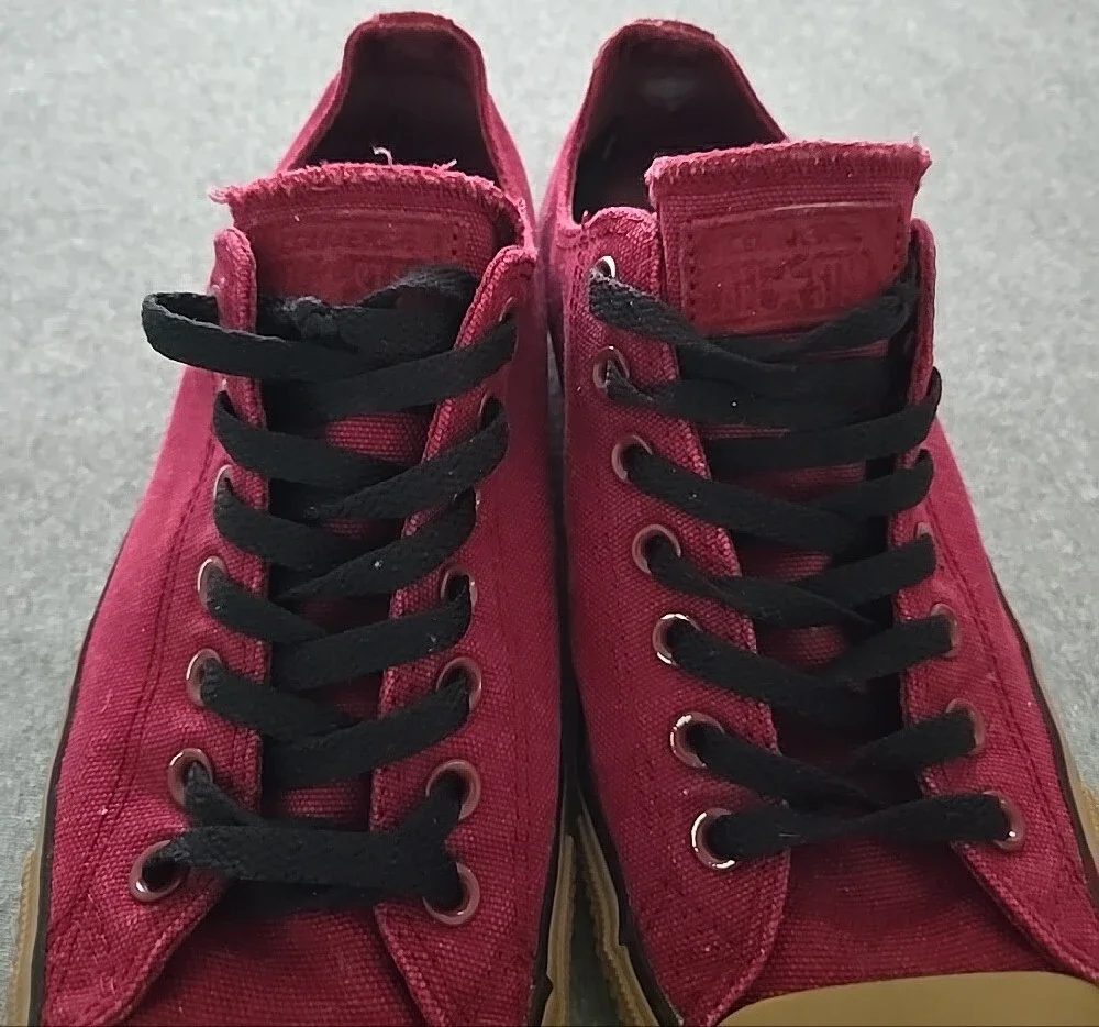 Converse Men's Maroon Canvas Low-Top Sneakers with Black Laces Gum Soles